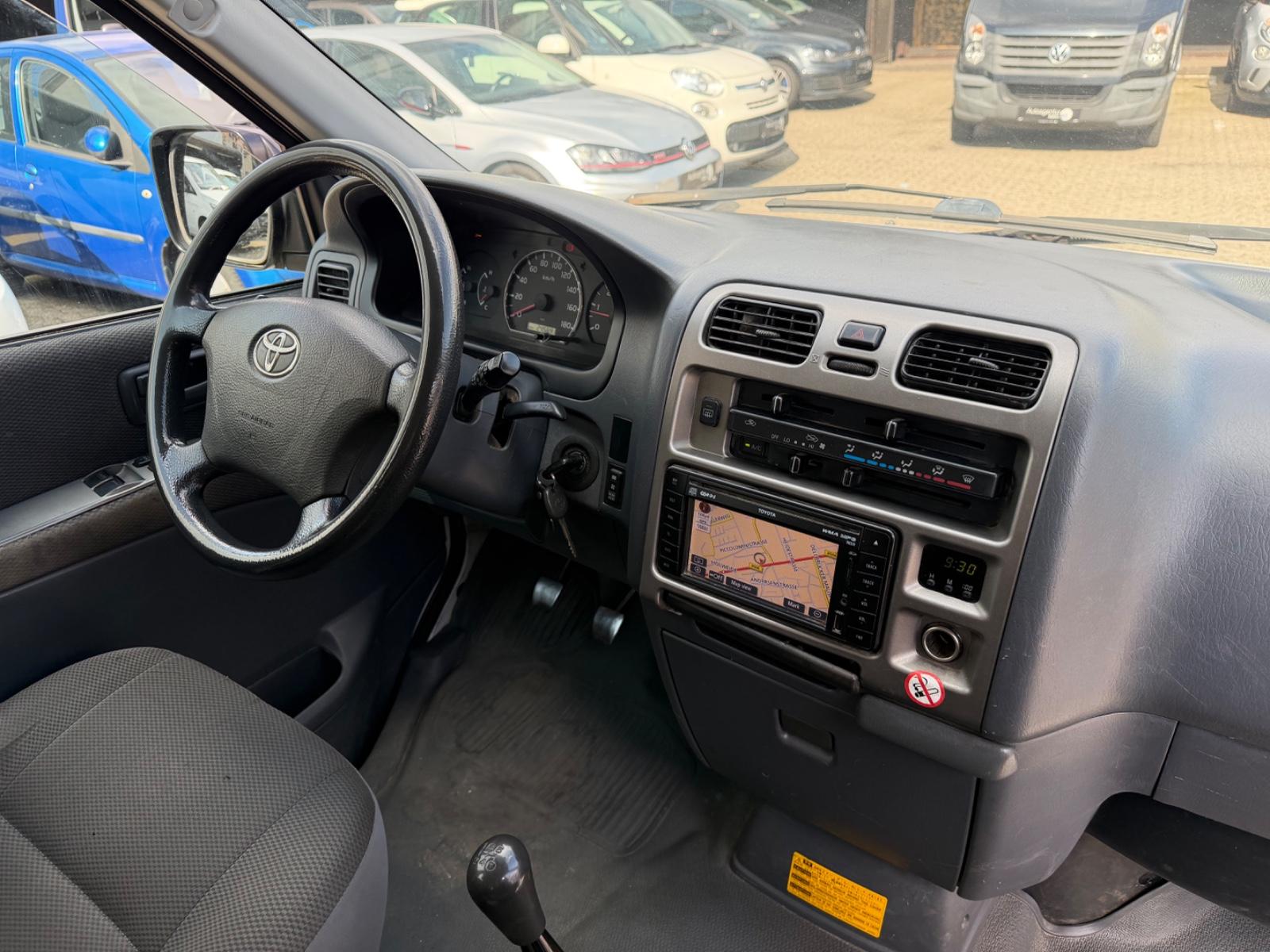Toyota Hiace 2,5 LANG 8.Sitzer Klima AHK