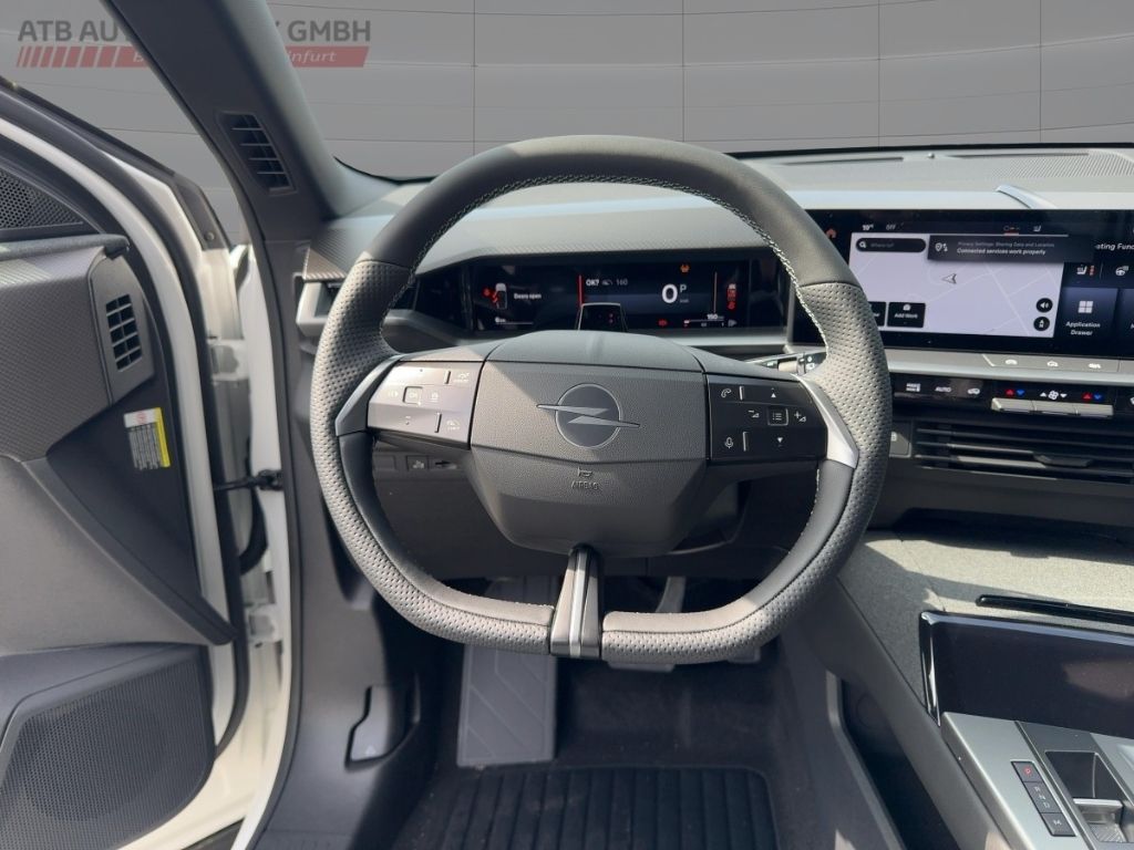 Fahrzeugabbildung Opel Grandland GS, AHK, Allwetter, 360 Grad Kamera, e