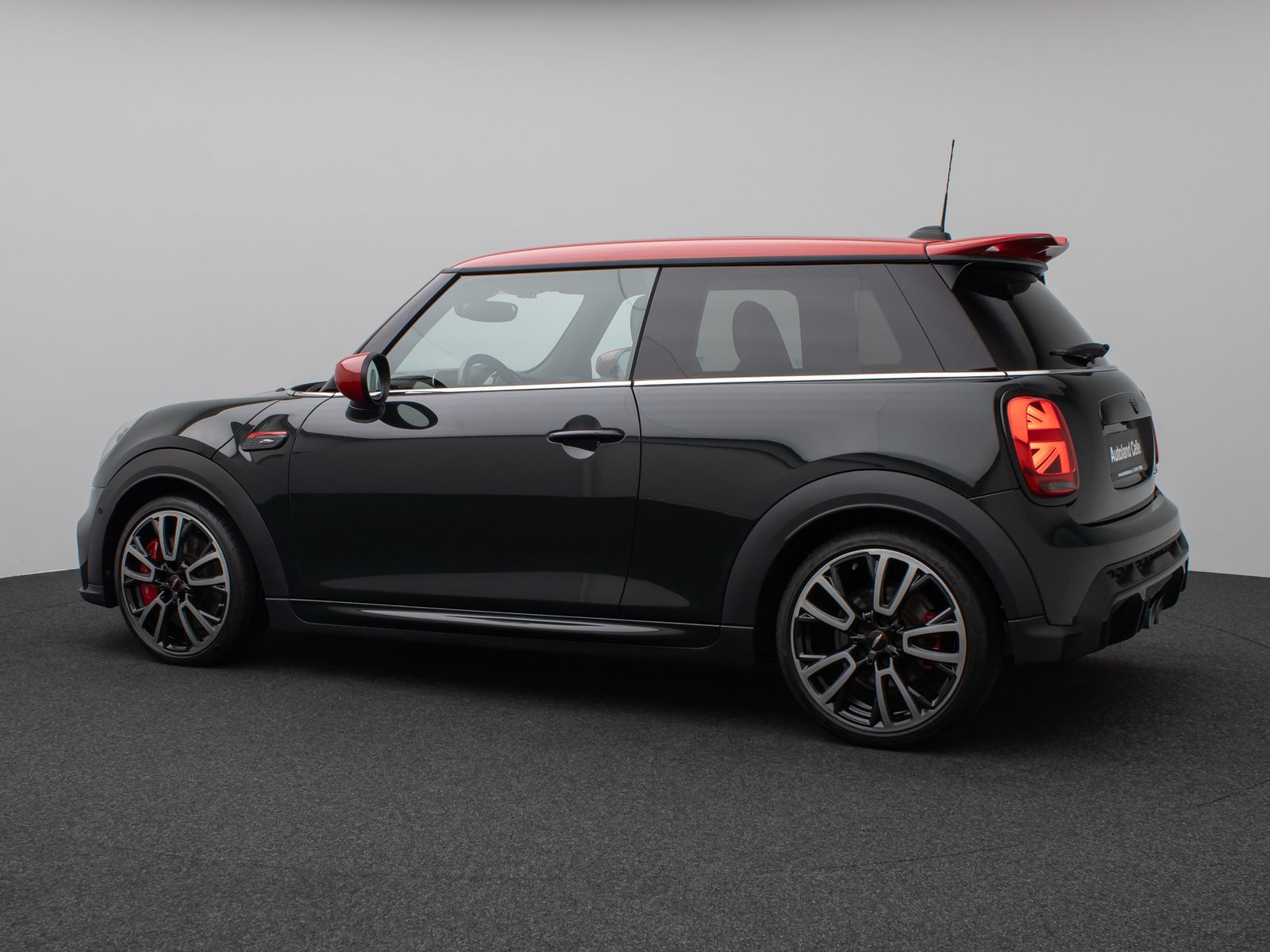 Fahrzeugabbildung MINI John Cooper Works Panorama Kamera HUD DAB Sport