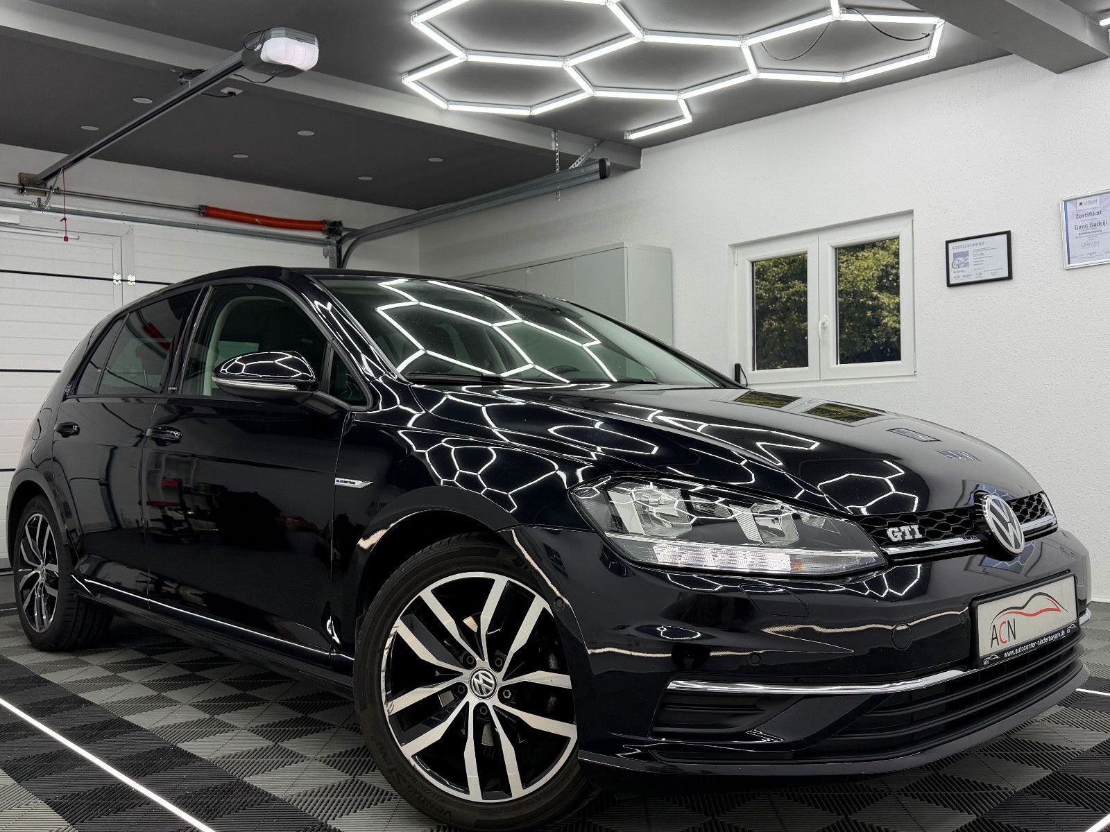 Fahrzeugabbildung Volkswagen Golf VII Lim. IQ.DRIVE BlueMotion/CAR PLAY/ACC