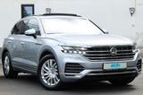 Volkswagen Touareg 1.HAND! PANO MATRIX VIRTUAL DYNAUDIO AHK - silberne Volkswagen Touareg