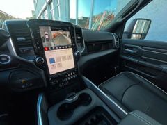 DODGE RAM 2500 Laramie Night Crew Cab 6.7HO 8 Gang