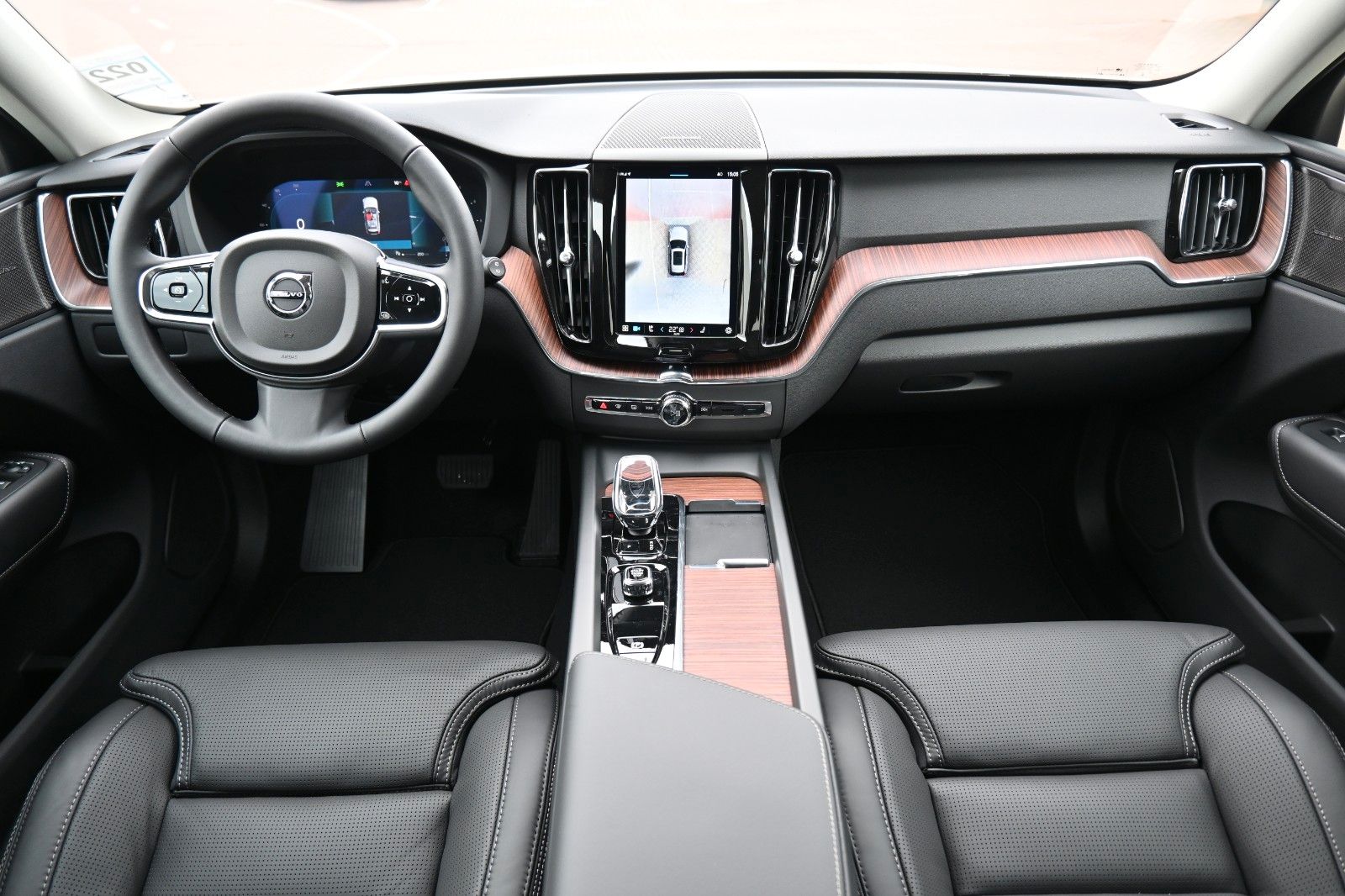 Fahrzeugabbildung Volvo XC60 B4 D Autom. Plus Dark*STDHZG*360°*H&K*ACC