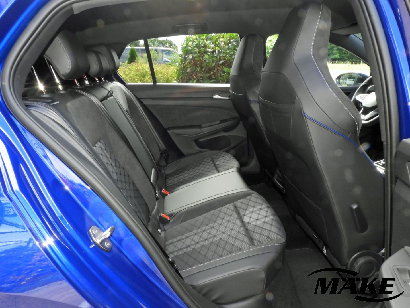 Golf R-Line 1.5 eTSI DSG AHZV NAV IQ.L RFK BLACK