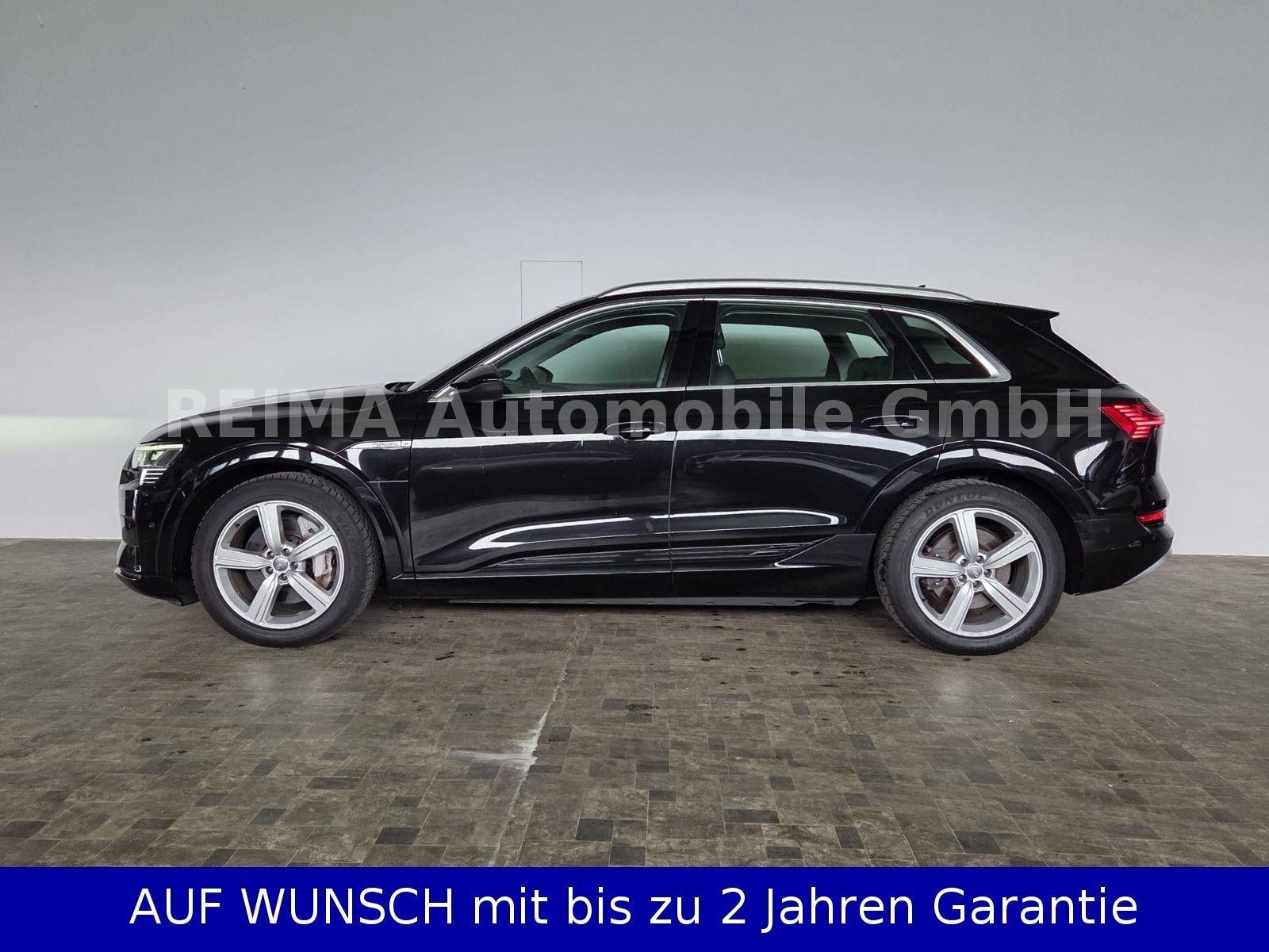 Fahrzeugabbildung Audi e-tron 50 quattro advanced, Pano, SOH 93,7%