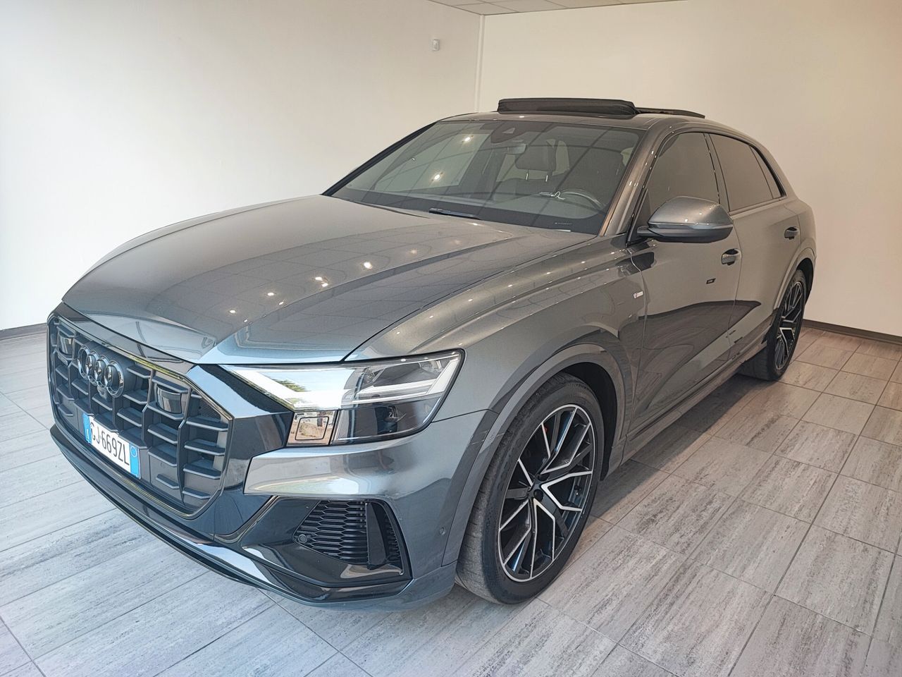 Audi Q8 55 TFSI e quattro tiptronic Sport