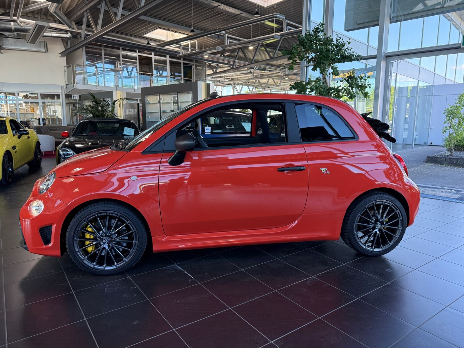 Fahrzeugabbildung Abarth 695C Aut. CarPlay ALU