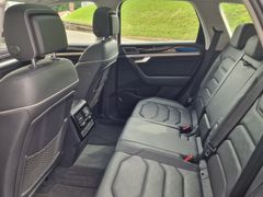 Fahrzeugabbildung Volkswagen Touareg Elegance 4Motion eHybrid Navi LED Leder