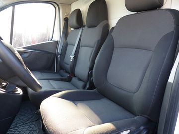 Renault Trafic - 12