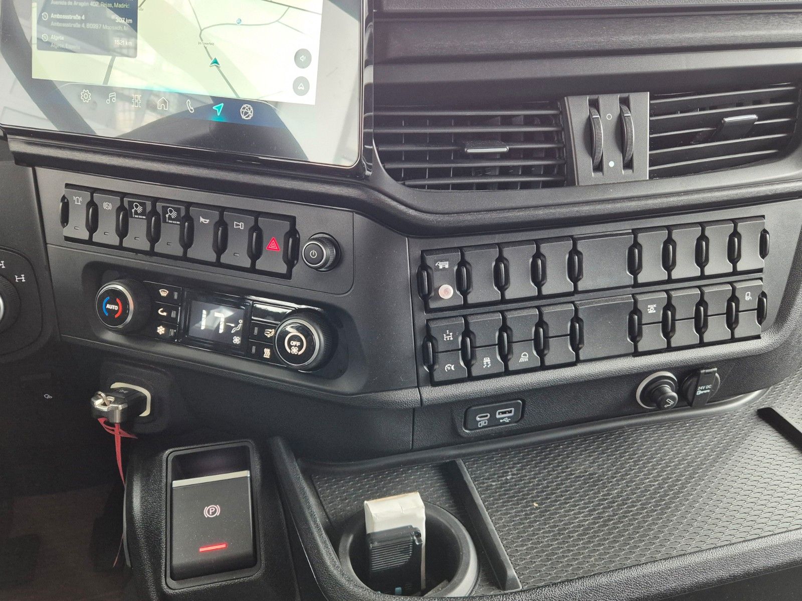 Fahrzeugabbildung Iveco AT300X54Z HR OFF Bordmatik AHK Intarder