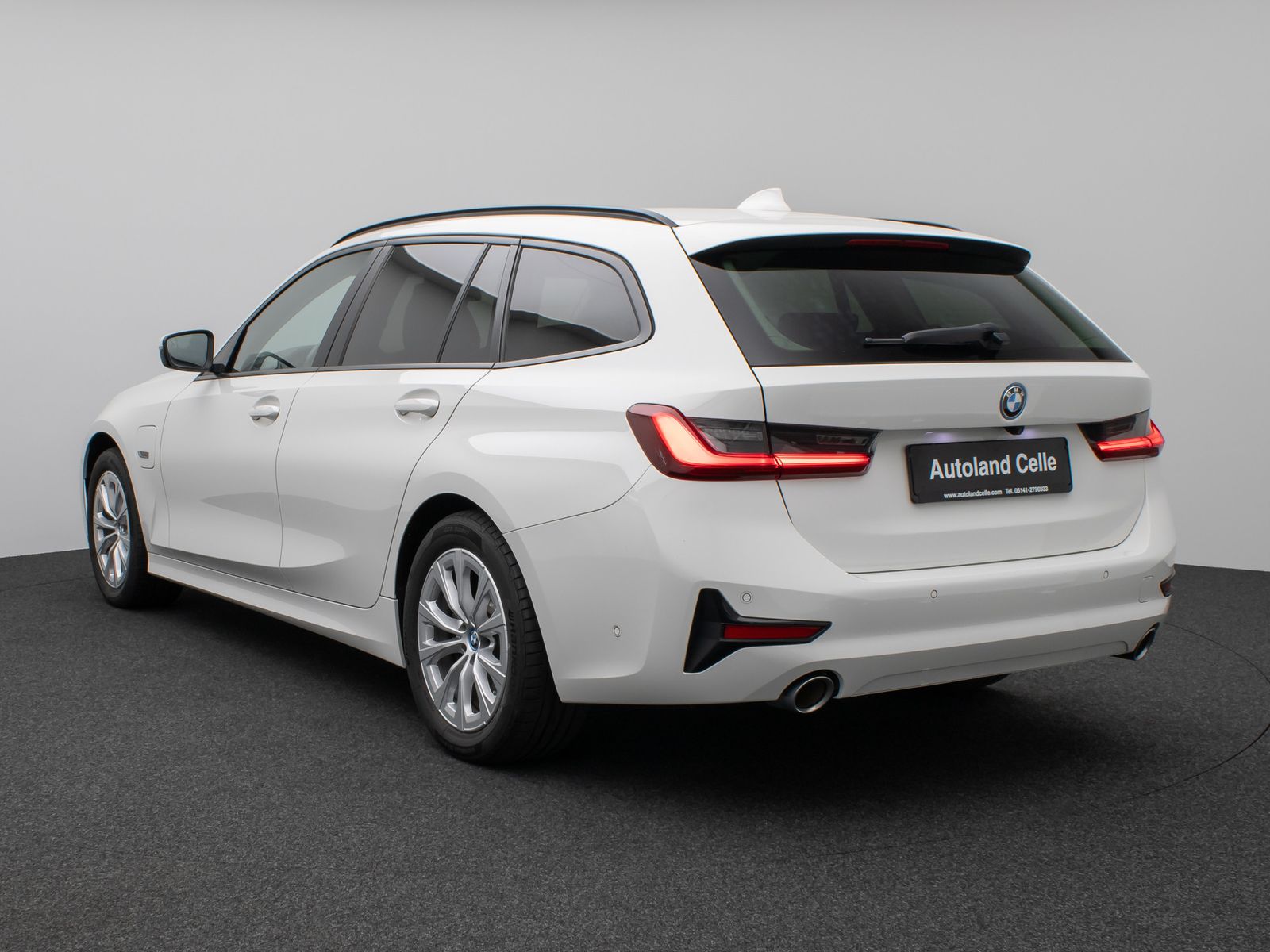 Fahrzeugabbildung BMW 320e Kamera Leder DAB Alarm DrivAssistent Sport