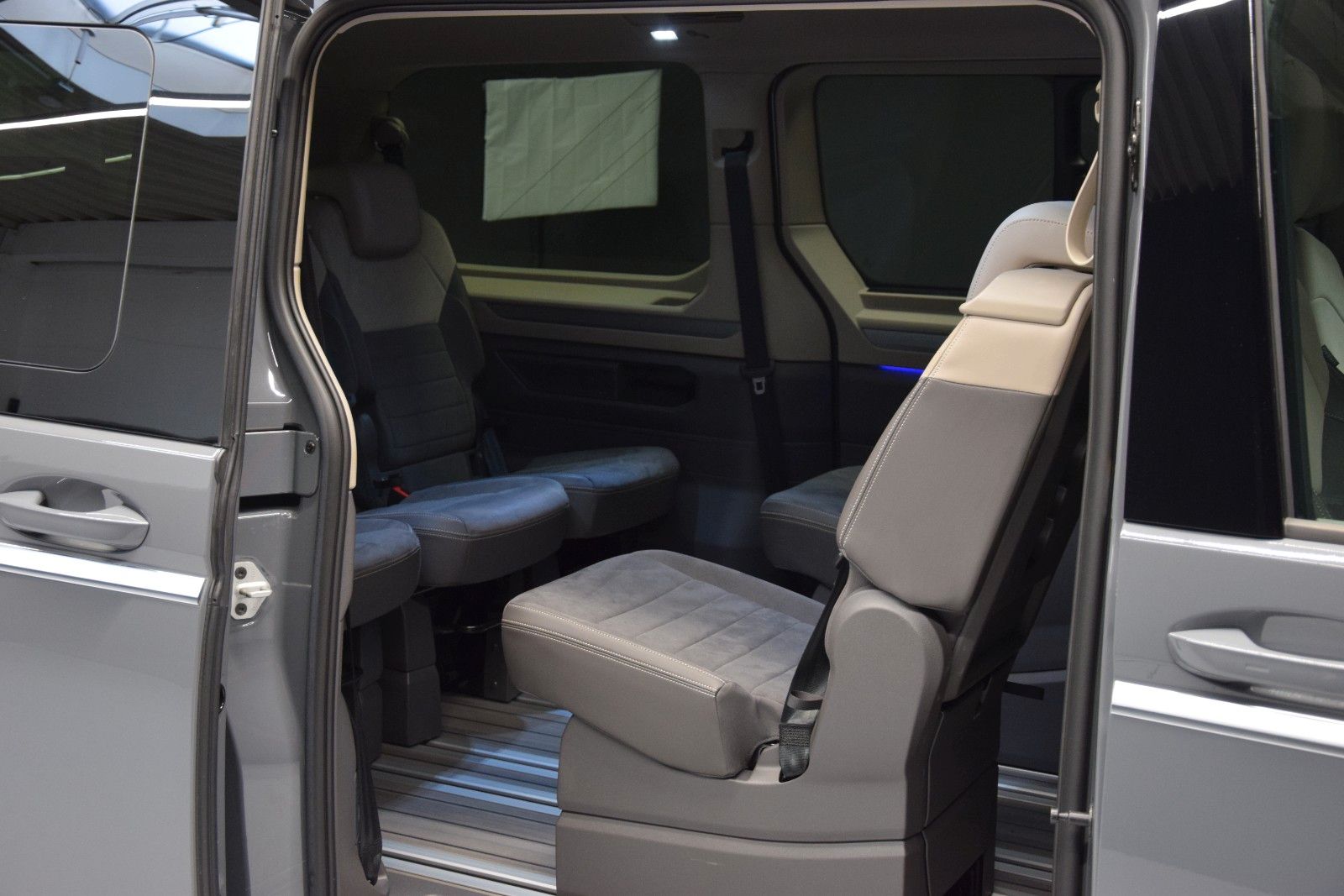 Fahrzeugabbildung Volkswagen Style lang Pano. ACC Kamera AHK DCC vis-a-vis