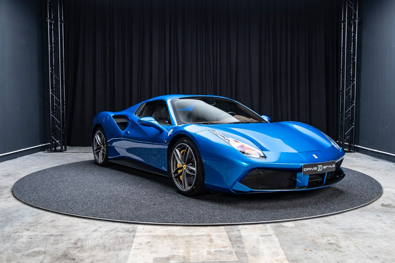 Fahrzeugabbildung Ferrari 488 Spider + Carbon + Daytona + Liftsystem