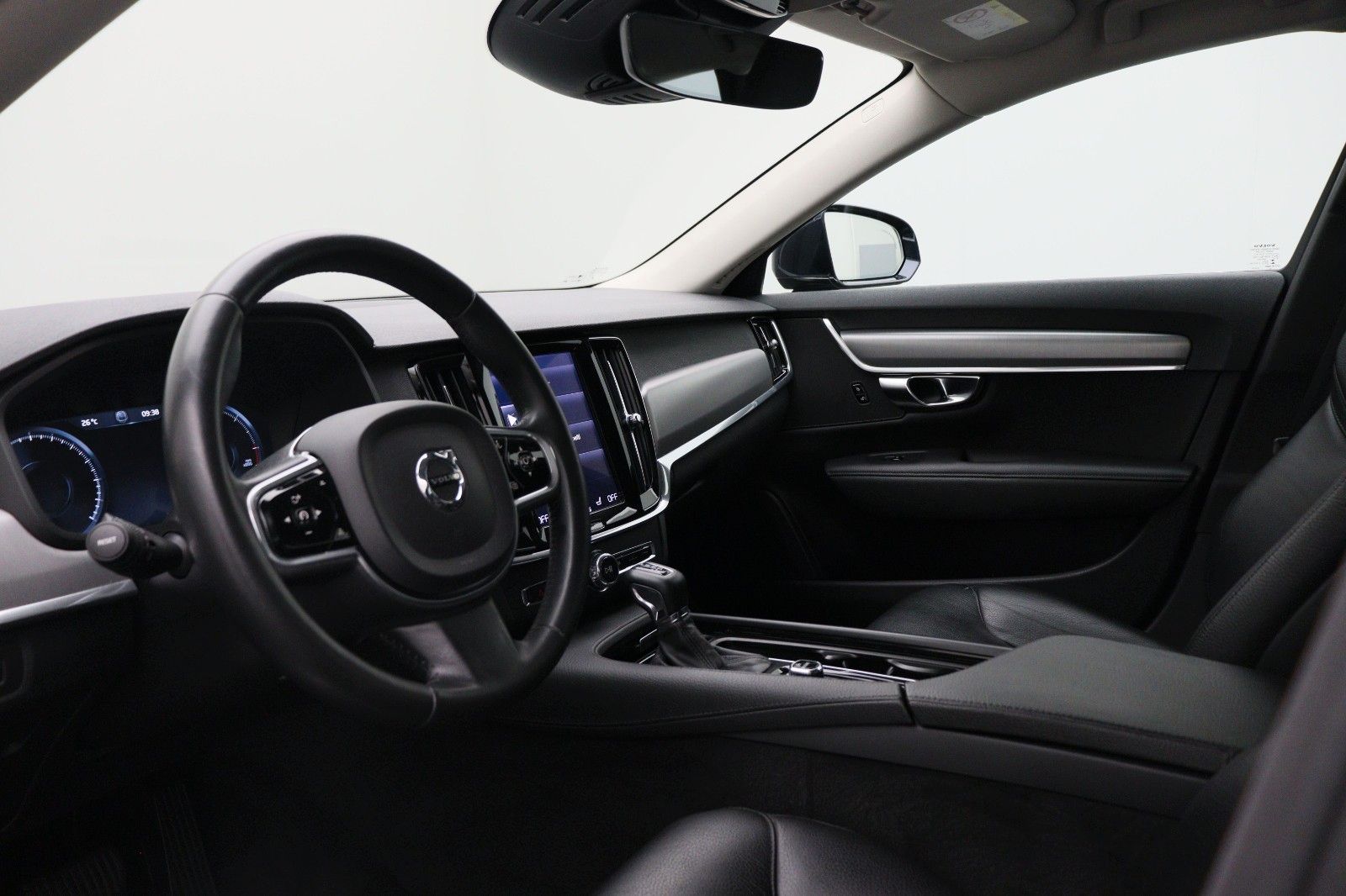 Fahrzeugabbildung Volvo V90 D4 2.0 Kombi Momentum ACC  LED KAMERA