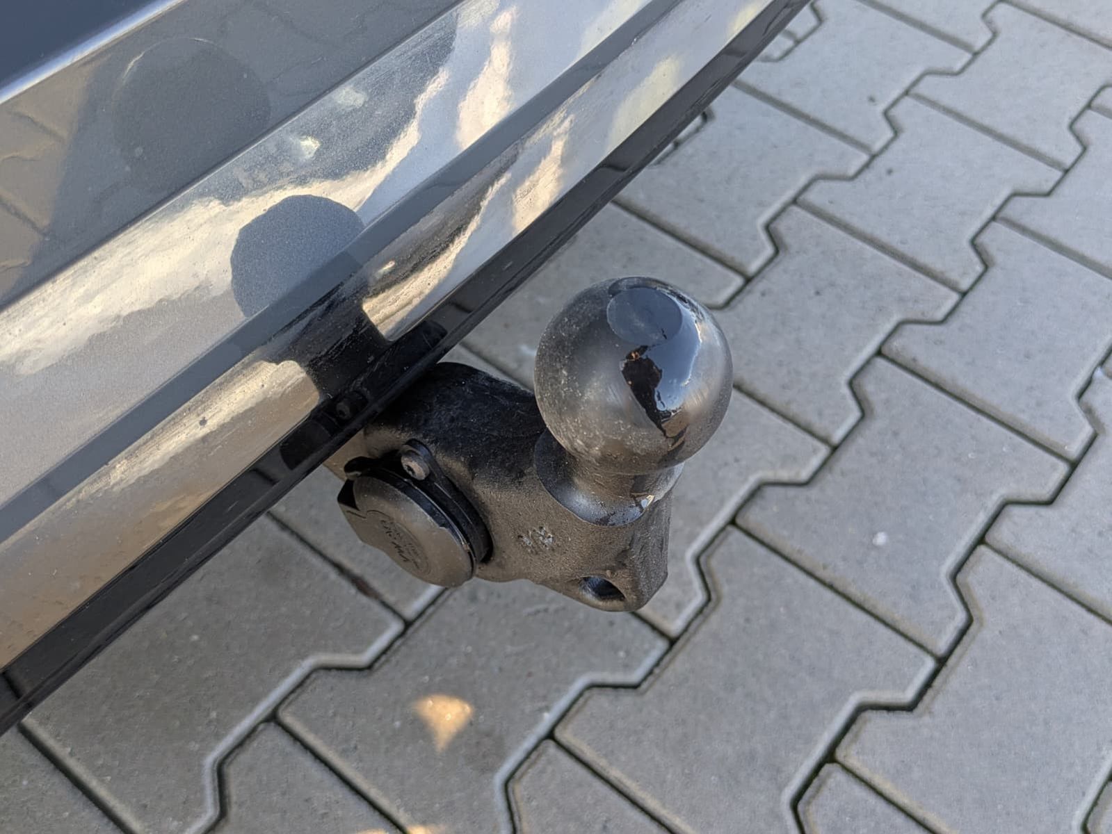 Fahrzeugabbildung Volkswagen Touran 2.0 DSG R-Line High BLACK Pano 7Si IQ AHK