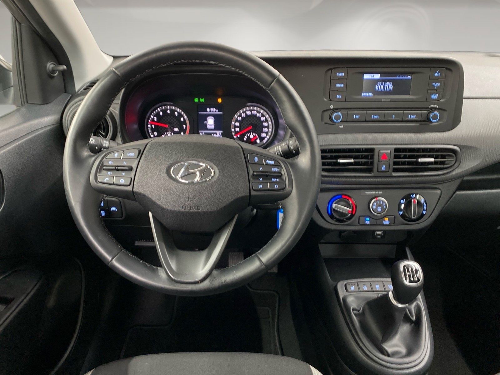 Fahrzeugabbildung Hyundai i10 1.0 Select SHZ PDC Lenkradhzg KLIMA
