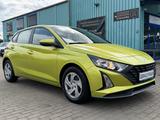 Hyundai i20 SELECT 1.2/NAVI+VIRUTAL-COCKPIT+Rü-KAM+PDC - Hyundai i20 aus 2025