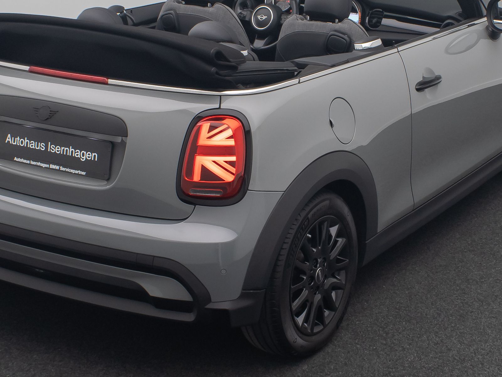 Fahrzeugabbildung MINI One Cabrio Classic Trim Komfort DAB Leder Sport