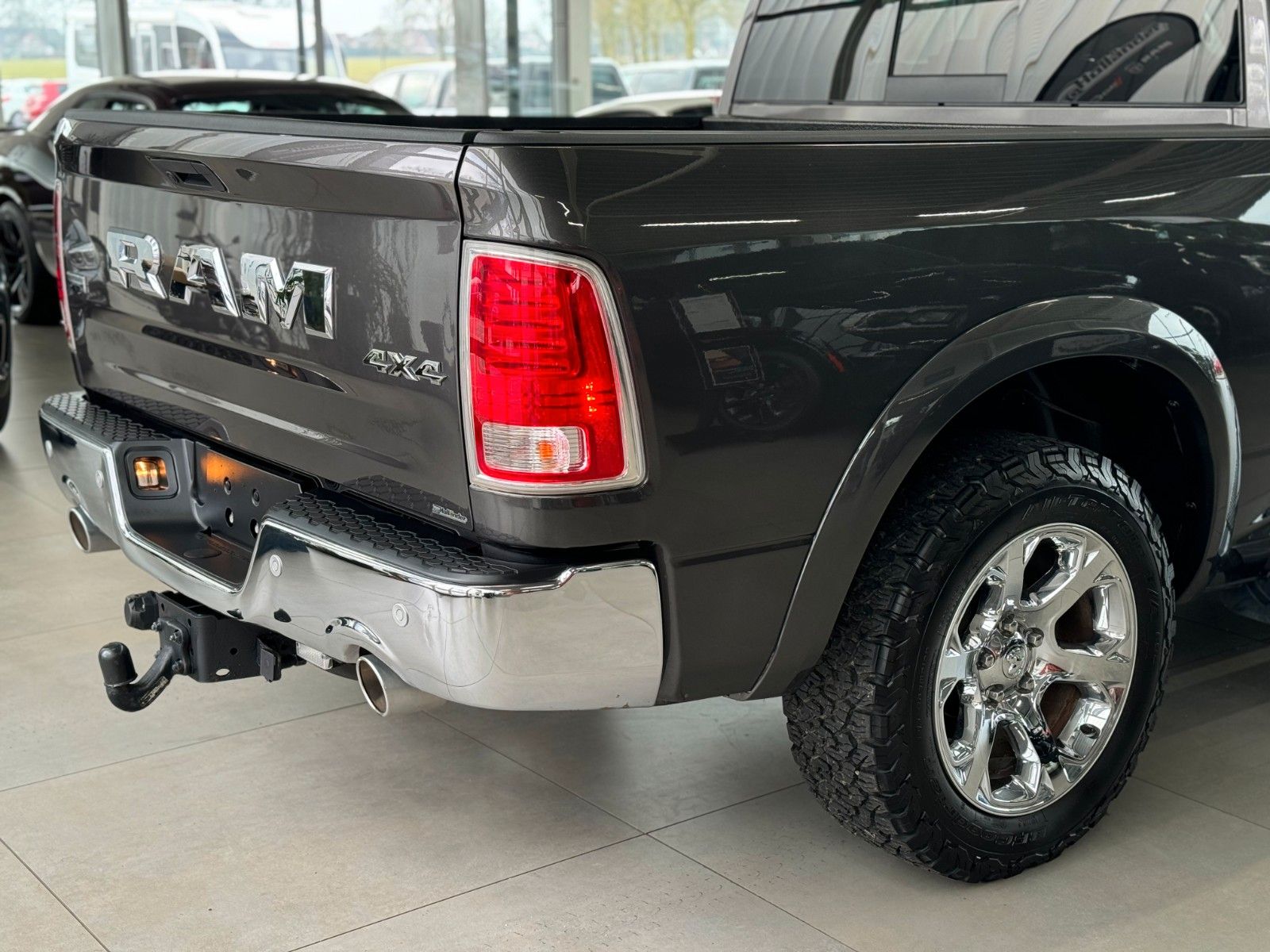 Fahrzeugabbildung Dodge RAM 1500 Laramie Classic  "LPG  AHK  Leder"