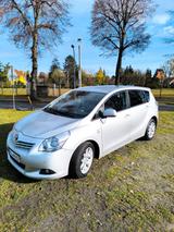 Toyota Verso 2.2l D-CAT Executive 7 Sitzer TÜV 03/27