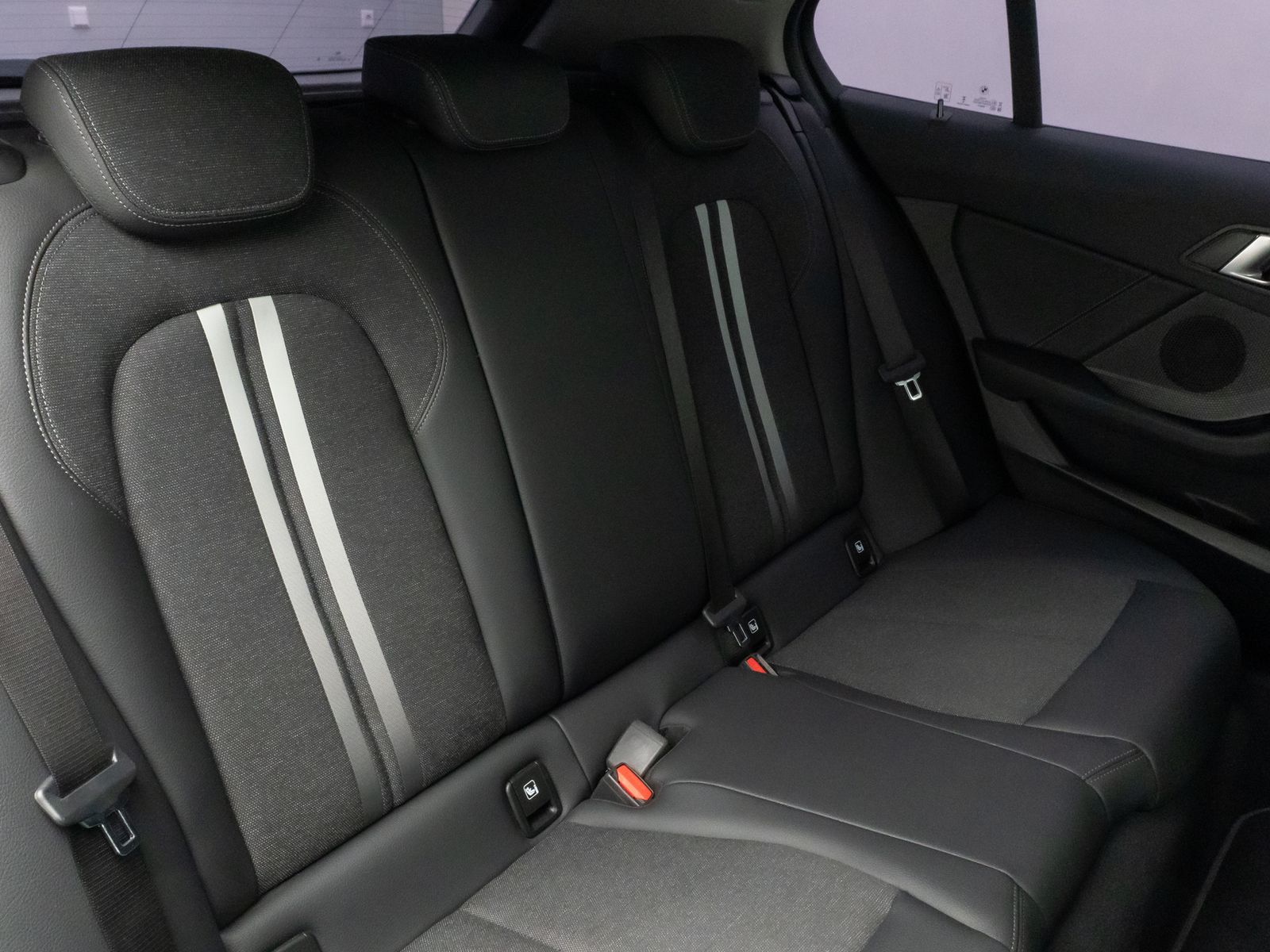 Fahrzeugabbildung BMW 118i Sport Line DAB HiFi Lenkrhz Fernlichtassist