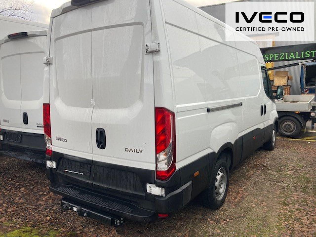 Iveco 35S16 Automatik L2H2 - wenig KM- Zulassung 2025