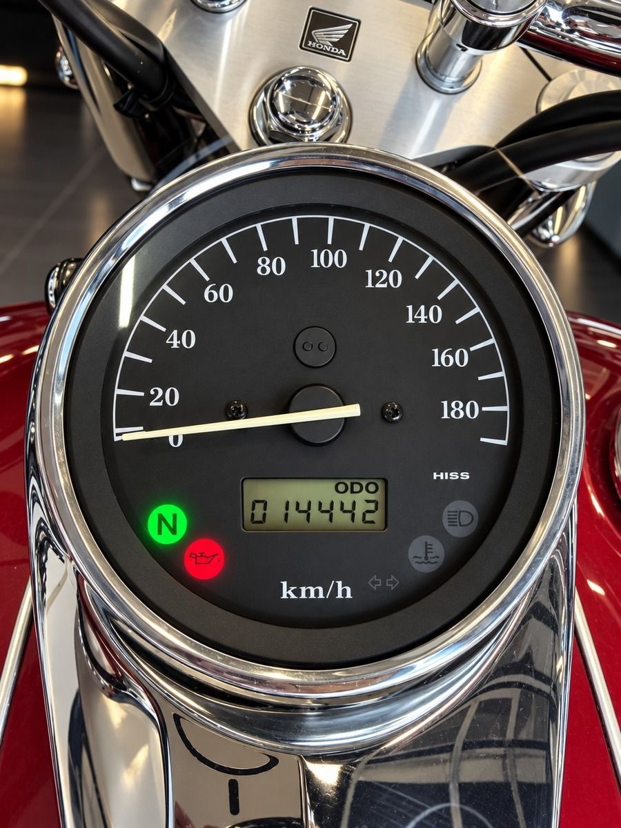 Fahrzeugabbildung Honda Shadow RC50 750ccm 33kW/45PS 1.HAND !! 14.442km