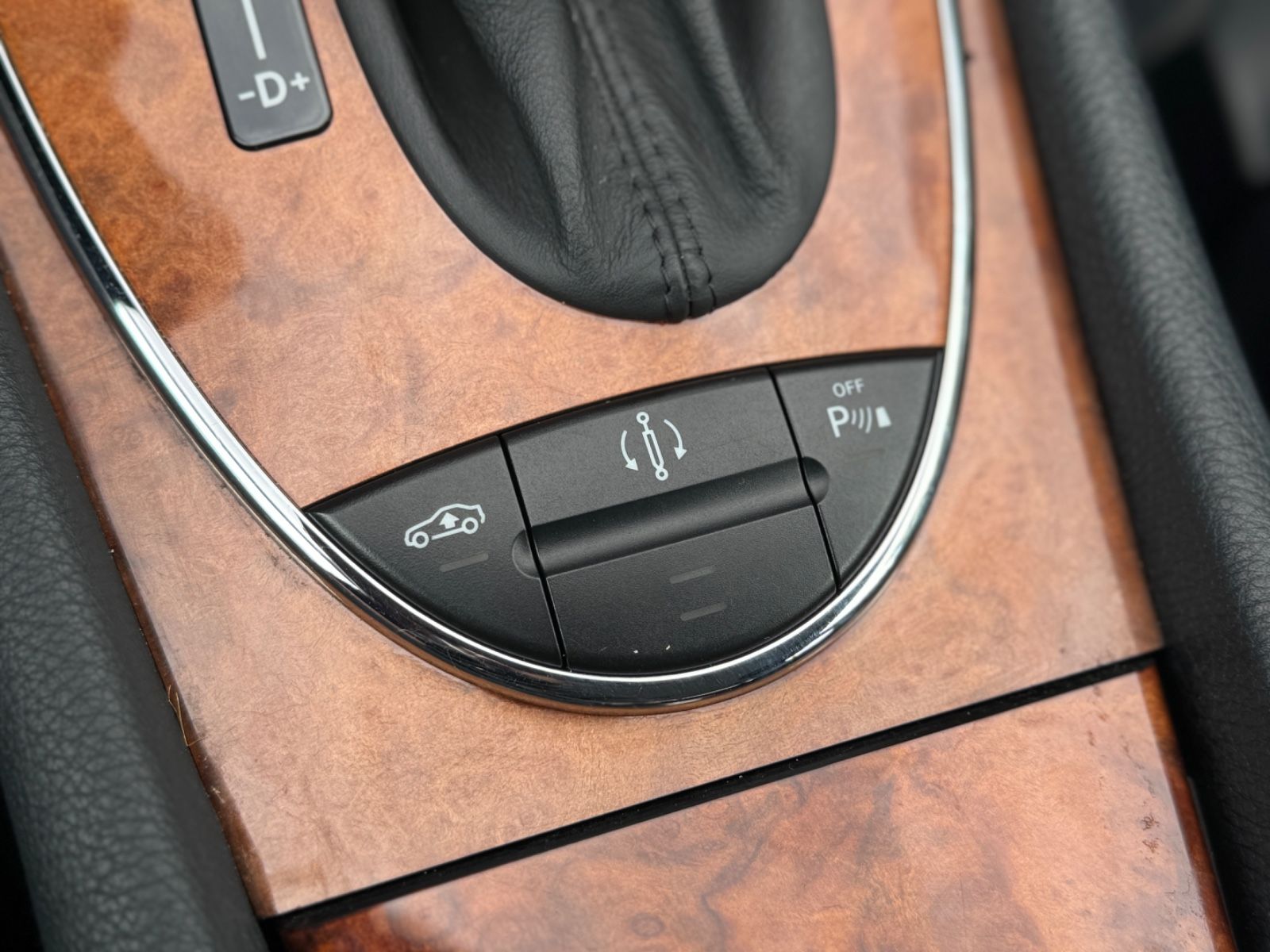 Fahrzeugabbildung Mercedes-Benz E 320 CDI Lim.  /Luftfahrwerk/Motorschaden