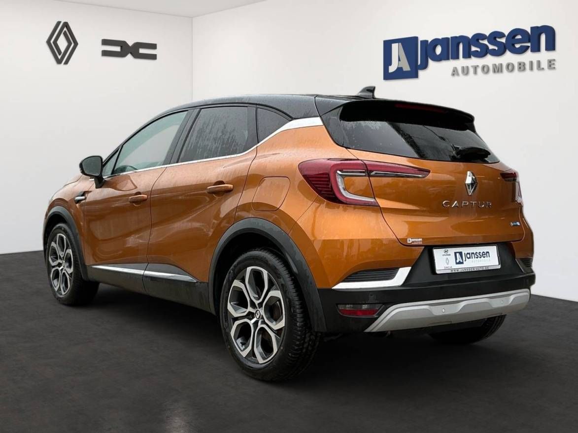 Fahrzeugabbildung Renault CAPTUR INTENS E-TECH Plug-in 160 (MY21.2)
