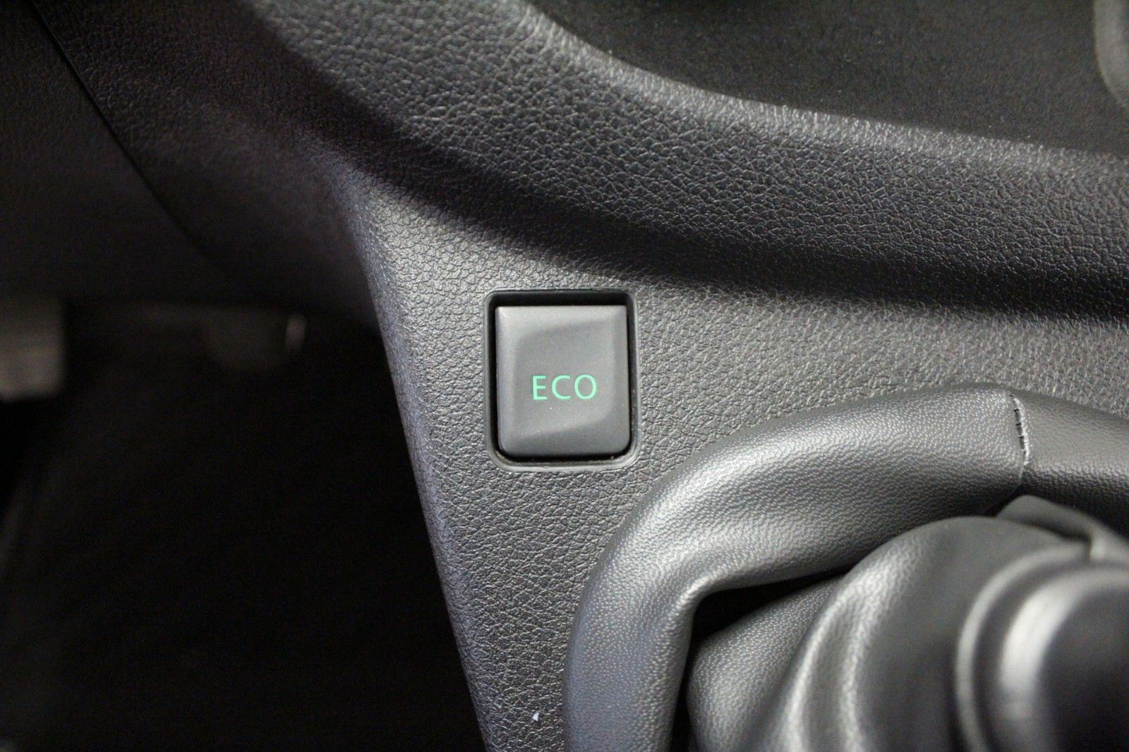Fahrzeugabbildung Renault Trafic Combi dci 125 Expression*9-Sitzer*Navi*AH