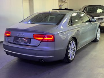 Audi A8 - 4