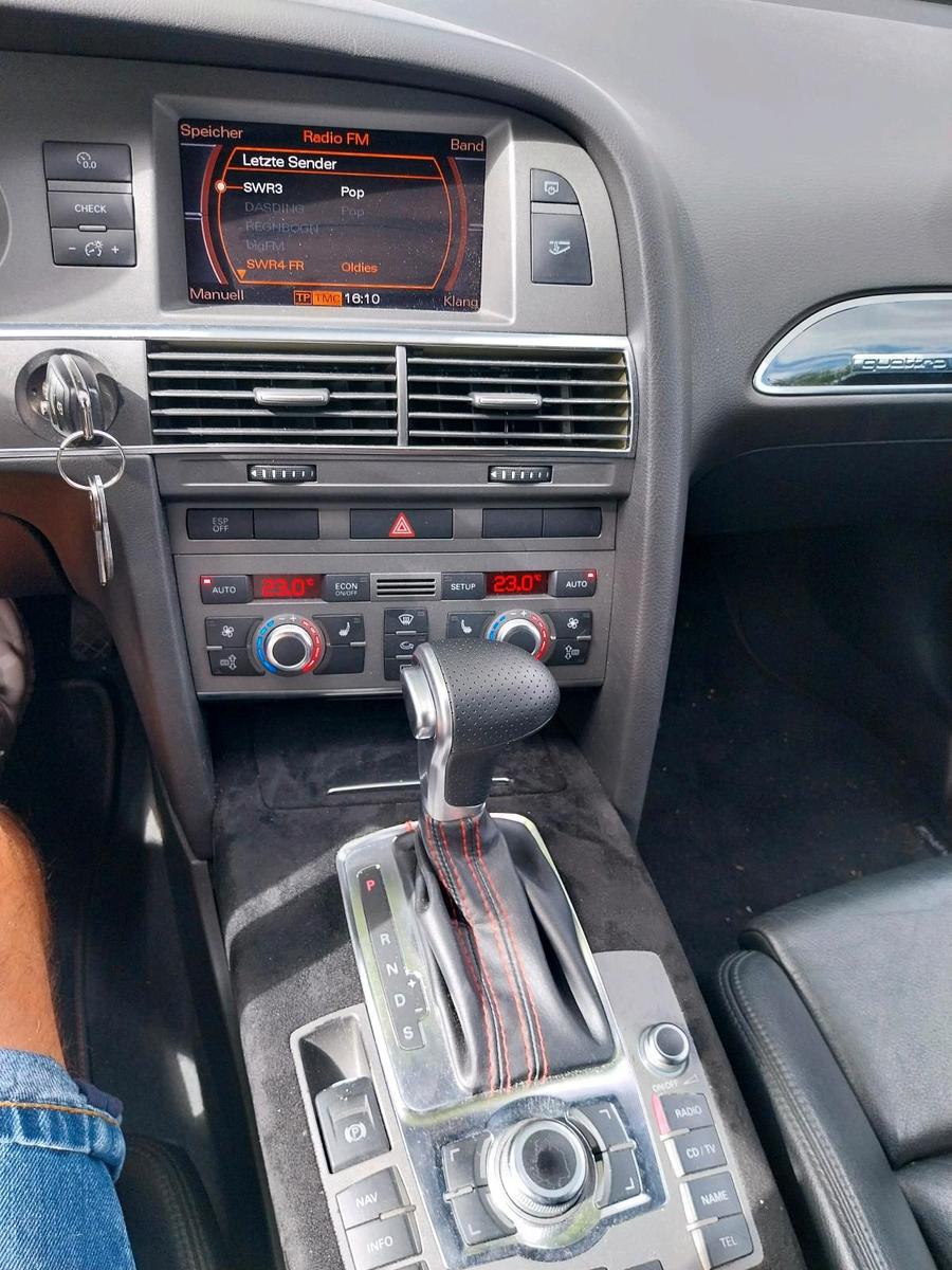 Audi A6 2005 — interior