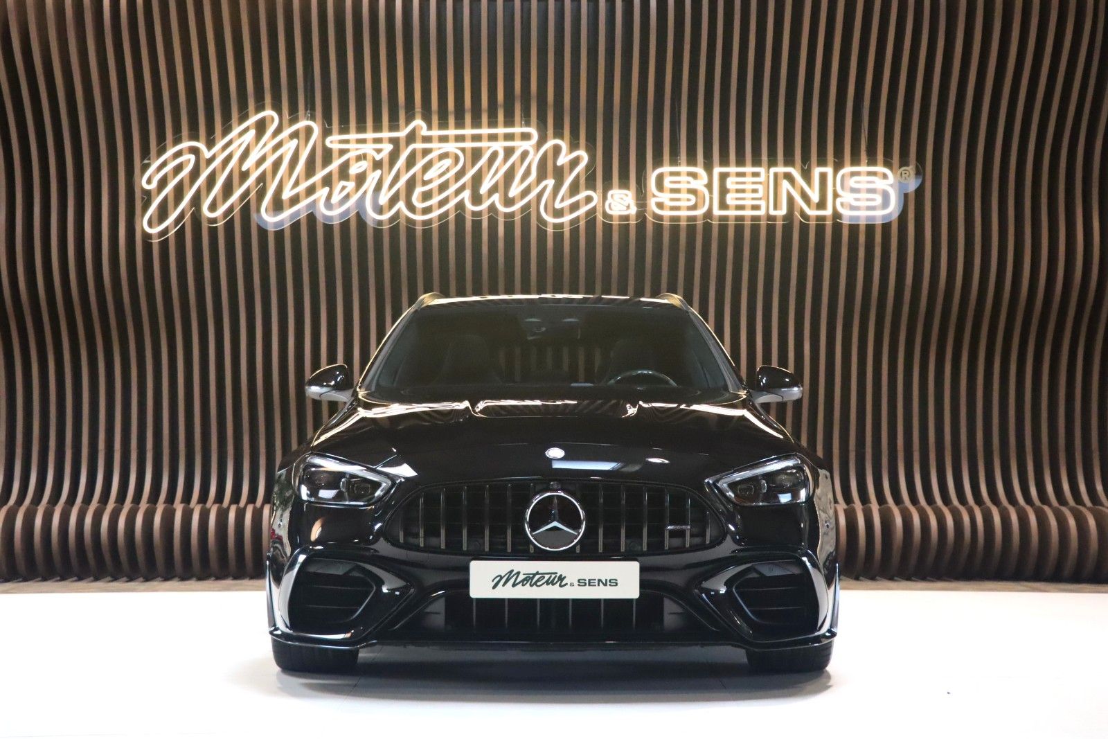 Mercedes-Benz C 63 AMG M.-AMG C 63 S E PERFORMANCE T Autom. imagem 3