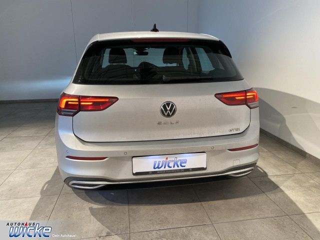 Golf VIII 1.5 eTSI DSG Style NAVI KLIMA LED