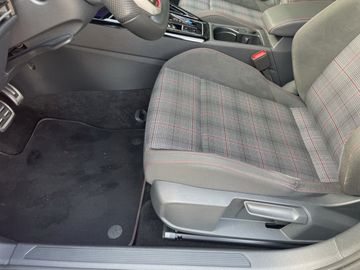 Volkswagen Golf VIII 2.0 TSI DSG GTI LED-PLUS NAVI ACC CAM