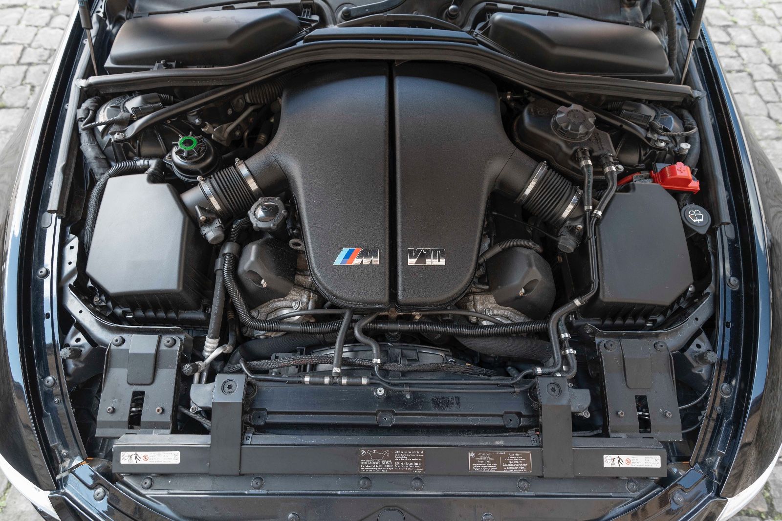 Fahrzeugabbildung BMW M6 Coupé Manual 1/323 Head Up Individual Audio