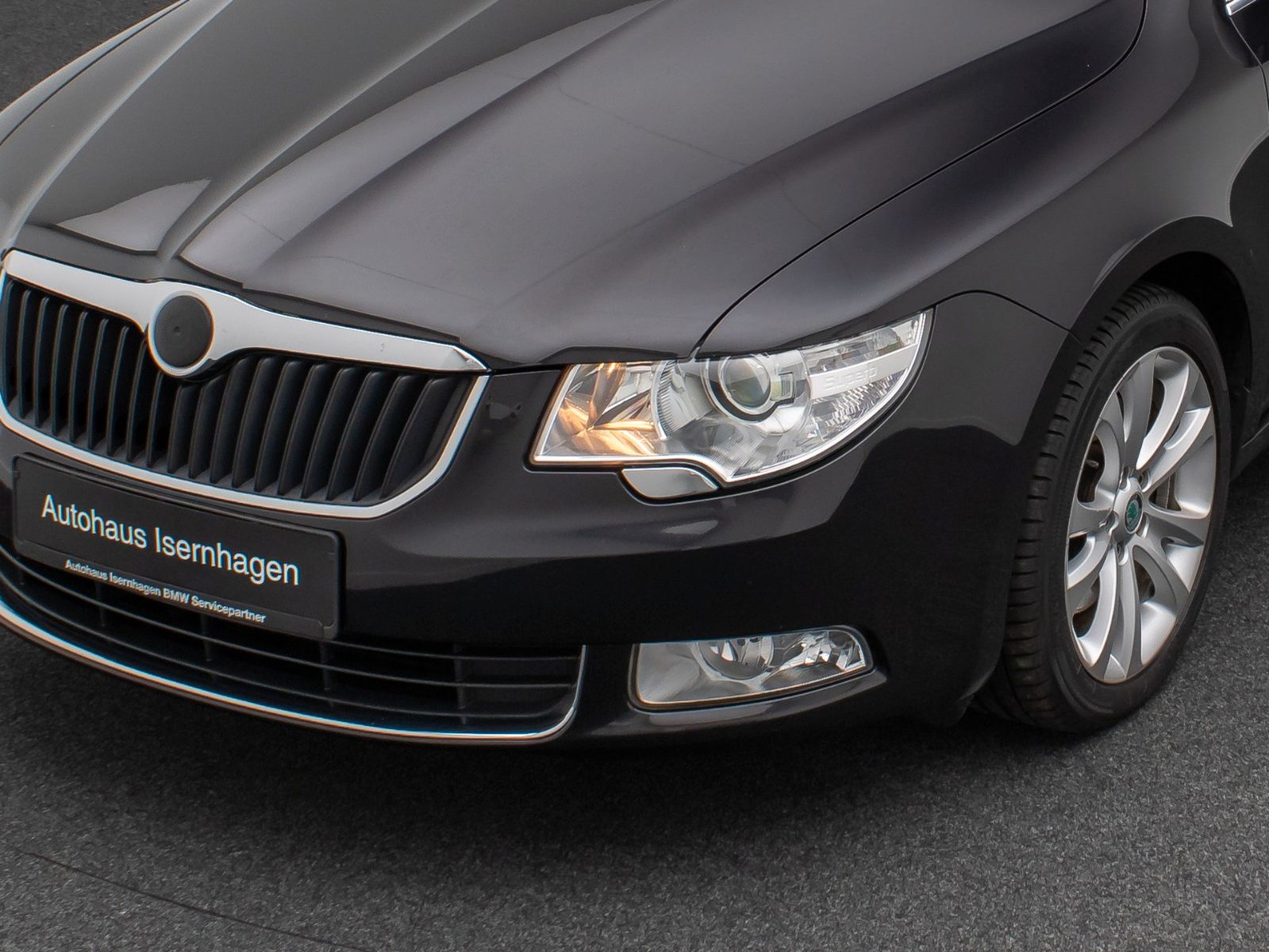 Fahrzeugabbildung SKODA Superb Combi Family PDC Sitzhzg Tempomat Comfort