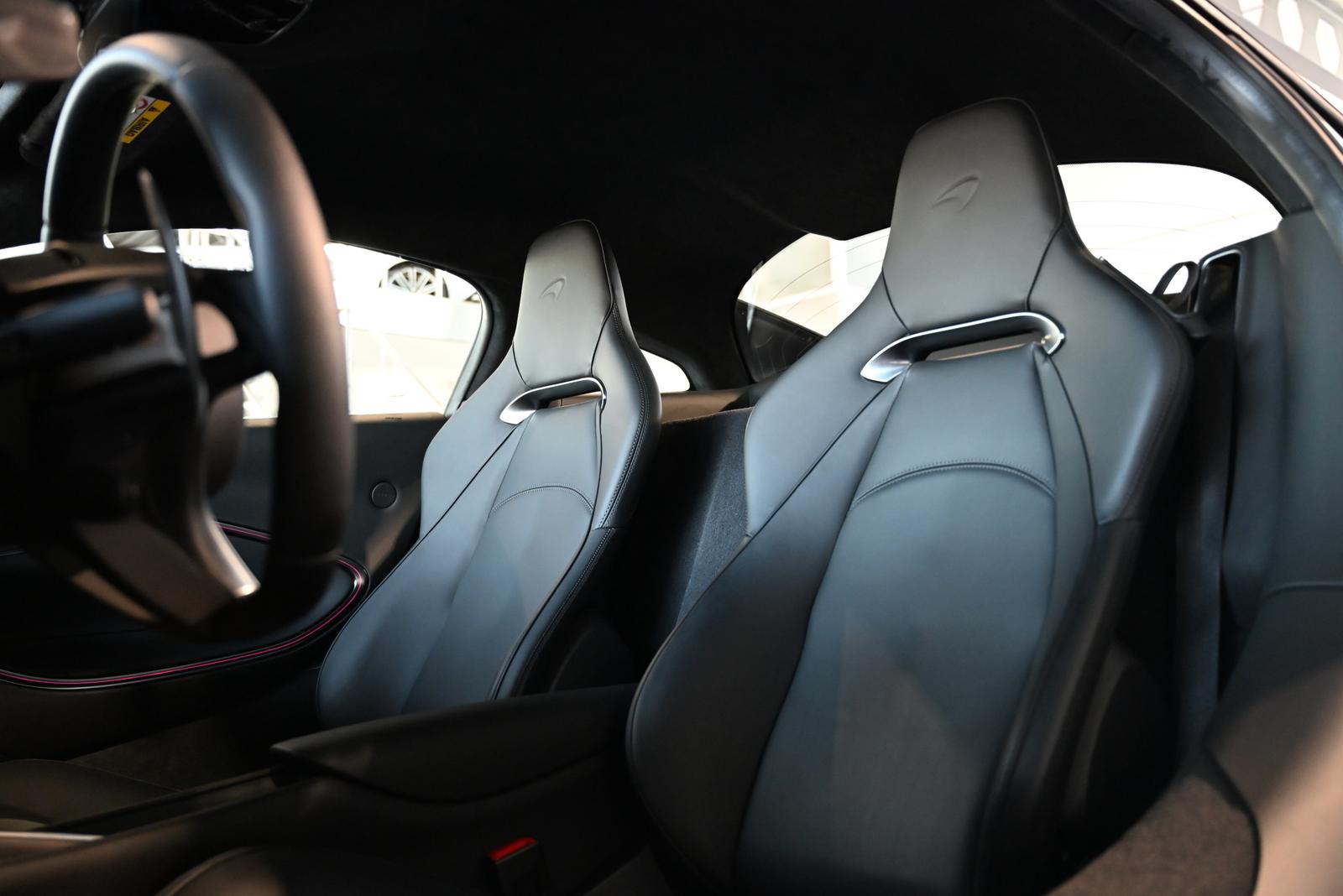 McLaren Artura MSO Ceramic Grey/Tech Lux/Technology Pack