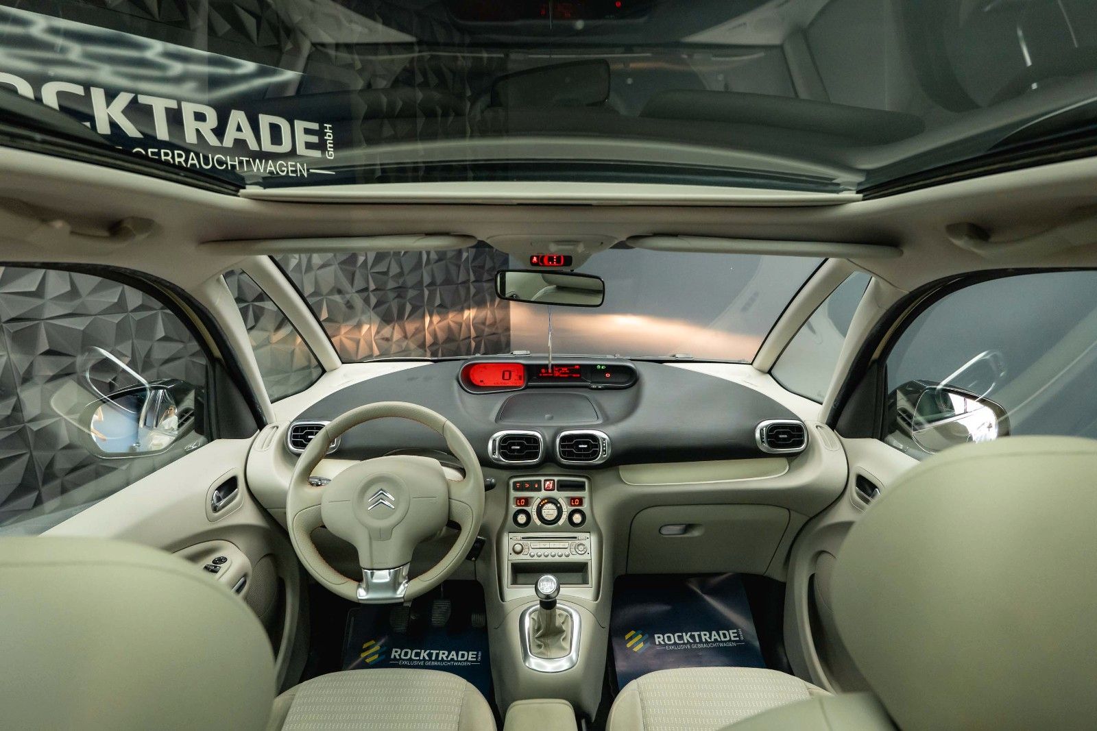 Fahrzeugabbildung Citroën C3 Picasso Exclusive Black Paket *1.Hand*Pano*
