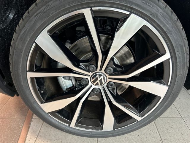 Fahrzeugabbildung Volkswagen T-Roc 2,0 TDI DSG BLACK STYLE AHK NAVI KAMERA TR