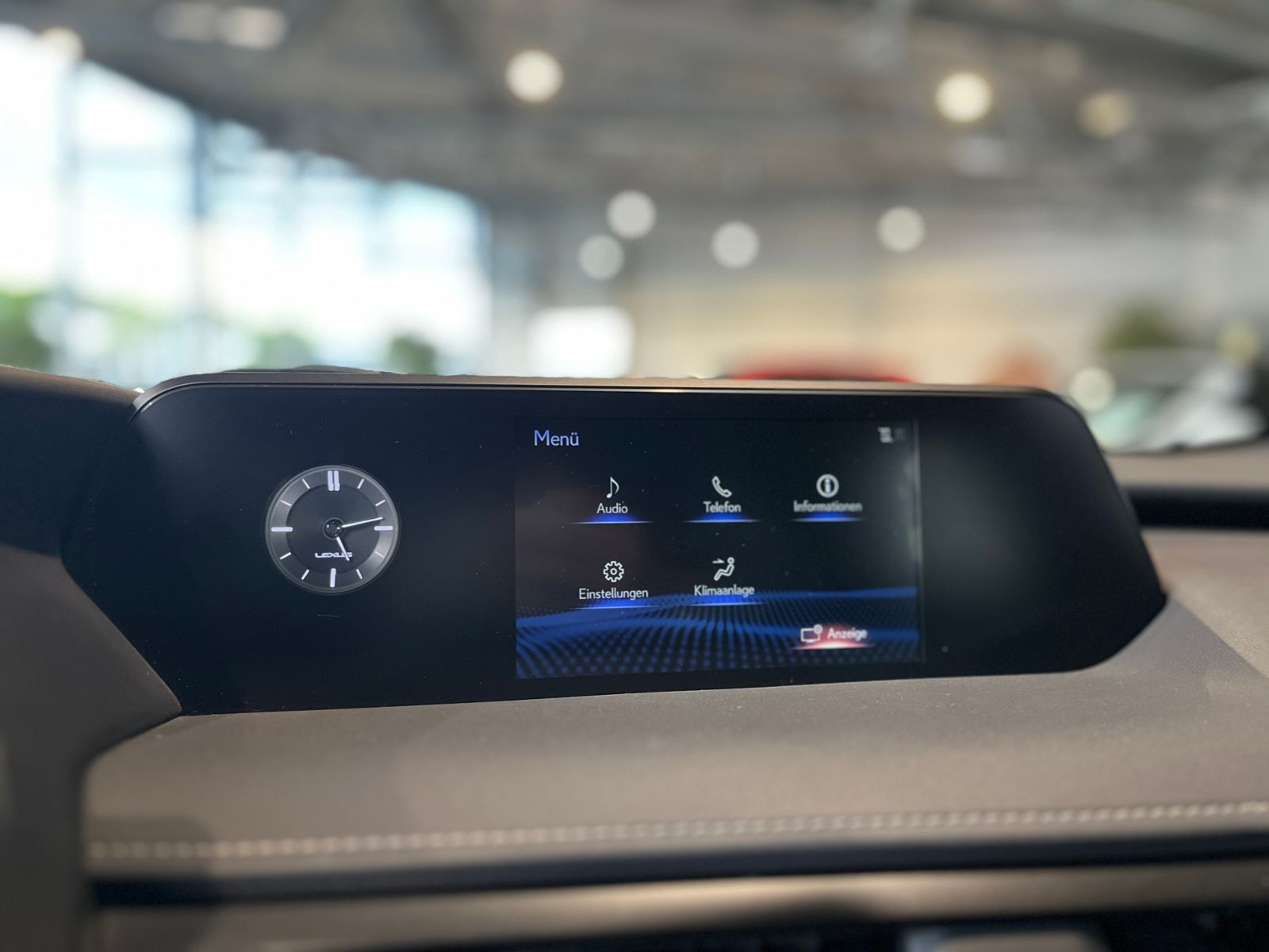Fahrzeugabbildung Lexus UX 250 h Style AHK LED SHZ CARPLAY RFK