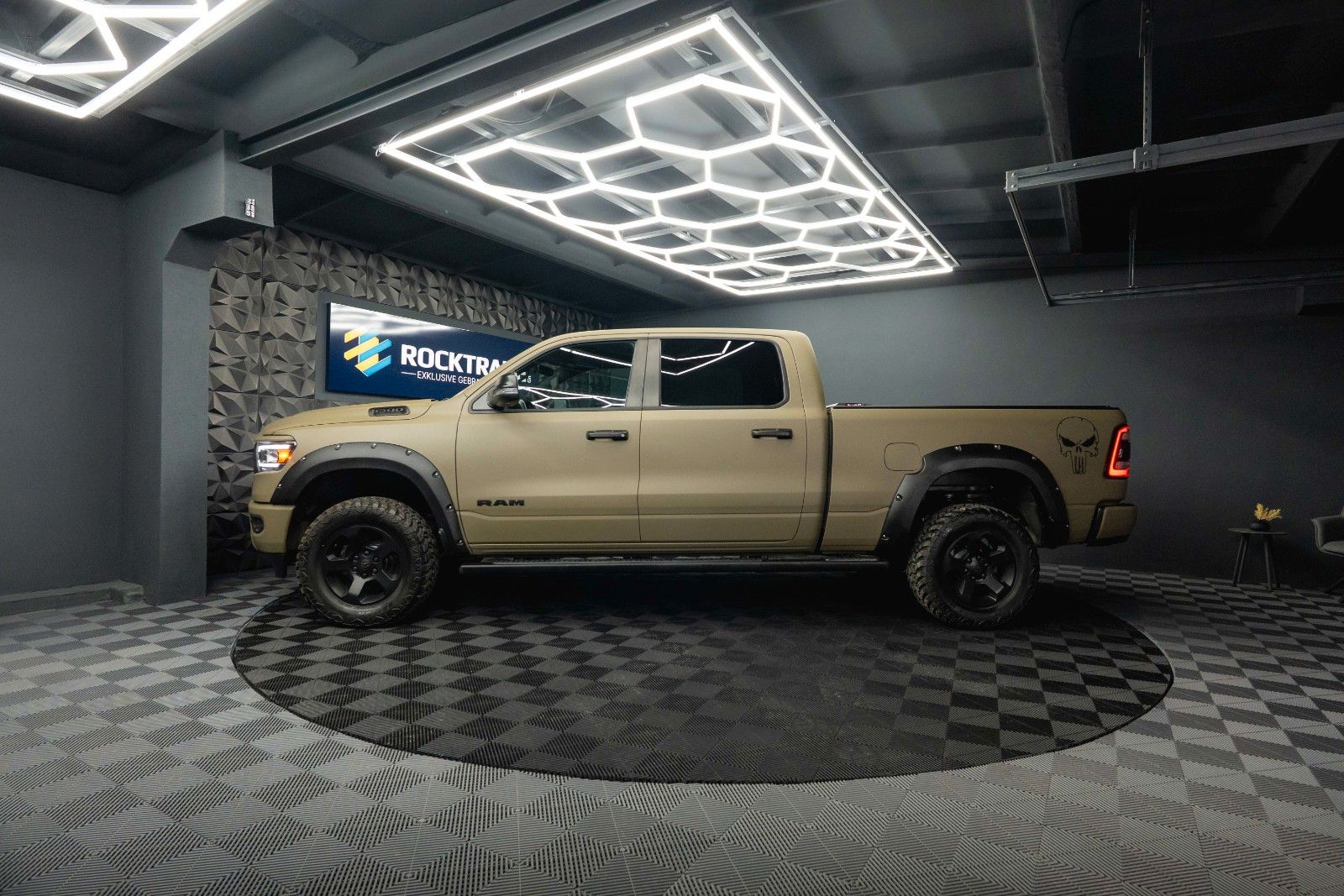 Fahrzeugabbildung Dodge RAM 5.7 V8 HEMI 4x4 PUNISHER LONGBED AxleLock