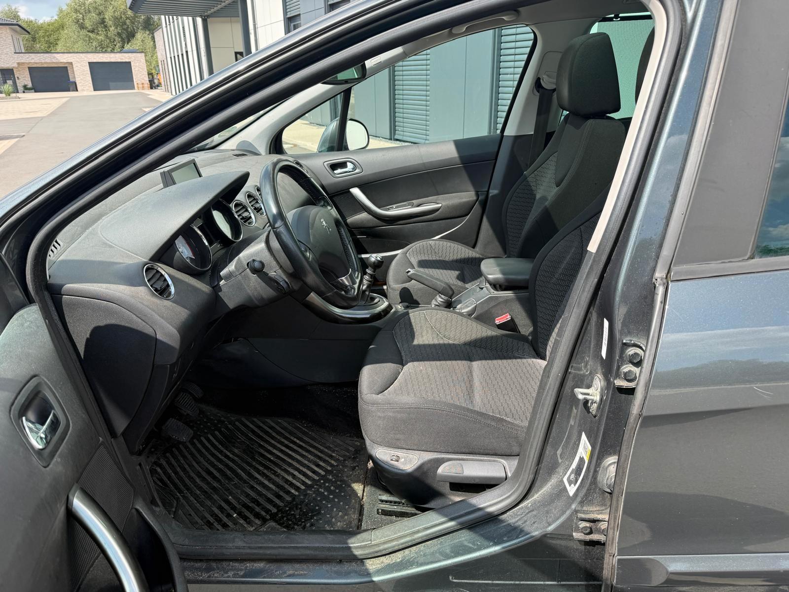Peugeot 308 2013 — photo 7