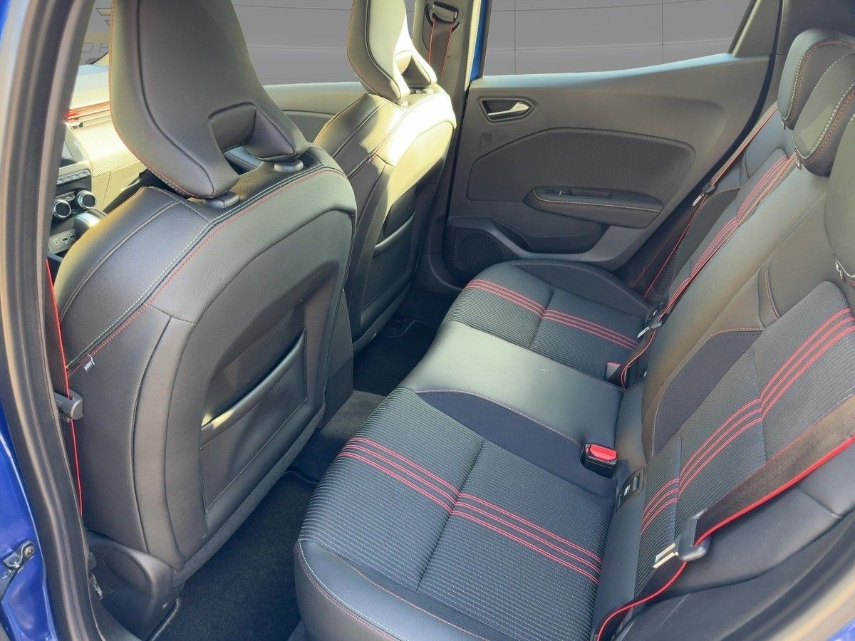 Fahrzeugabbildung Renault Clio V Intens E-Tech 140 RS-Line