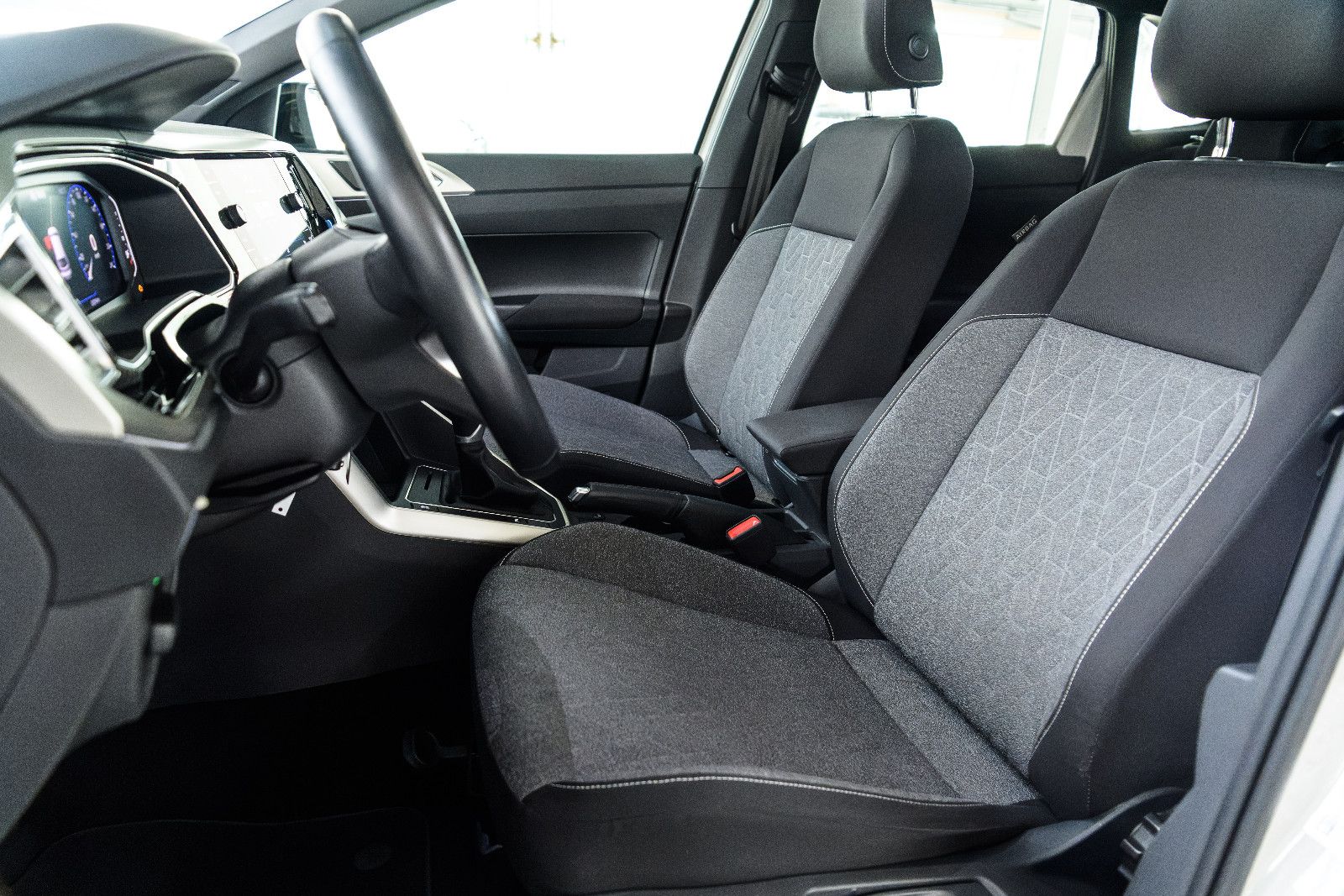 Fahrzeugabbildung Volkswagen Taigo Move+LED+SHZ+PANO+ALU+ACC+PANO+RFK+IQLIGHT