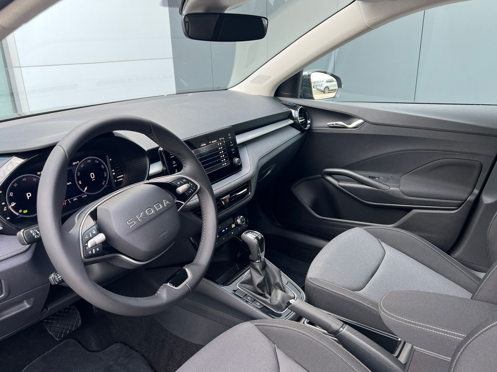 Fahrzeugabbildung SKODA Fabia Selection 1.0 TSI DSG *LED, ACC, SmartLink