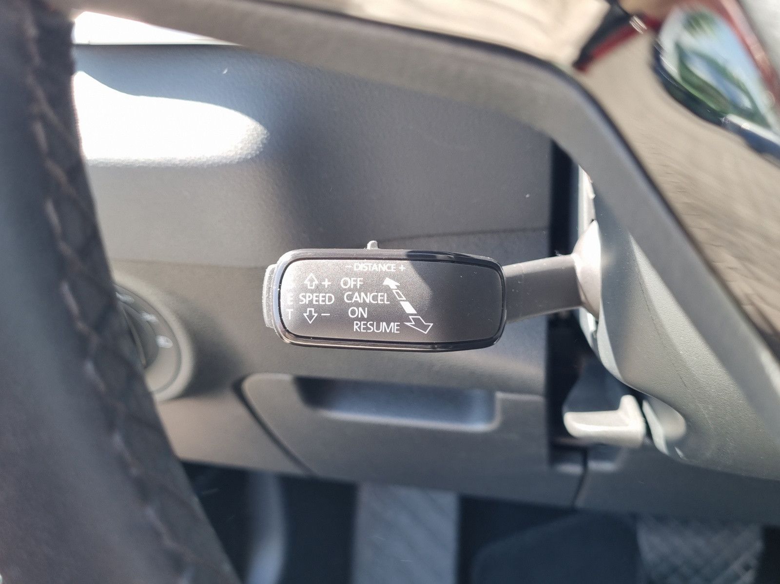 Fahrzeugabbildung SKODA Karoq Drive 125 1,5 TSI DSG Navi ACC PDC AHK