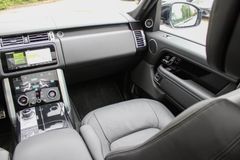 LAND ROVER Range Rover Vogue P400/ AHK/ STANDHZG./ PANO LAND ROVER Range Rover Vogue P400/ AHK/ STANDHZG./ PANO