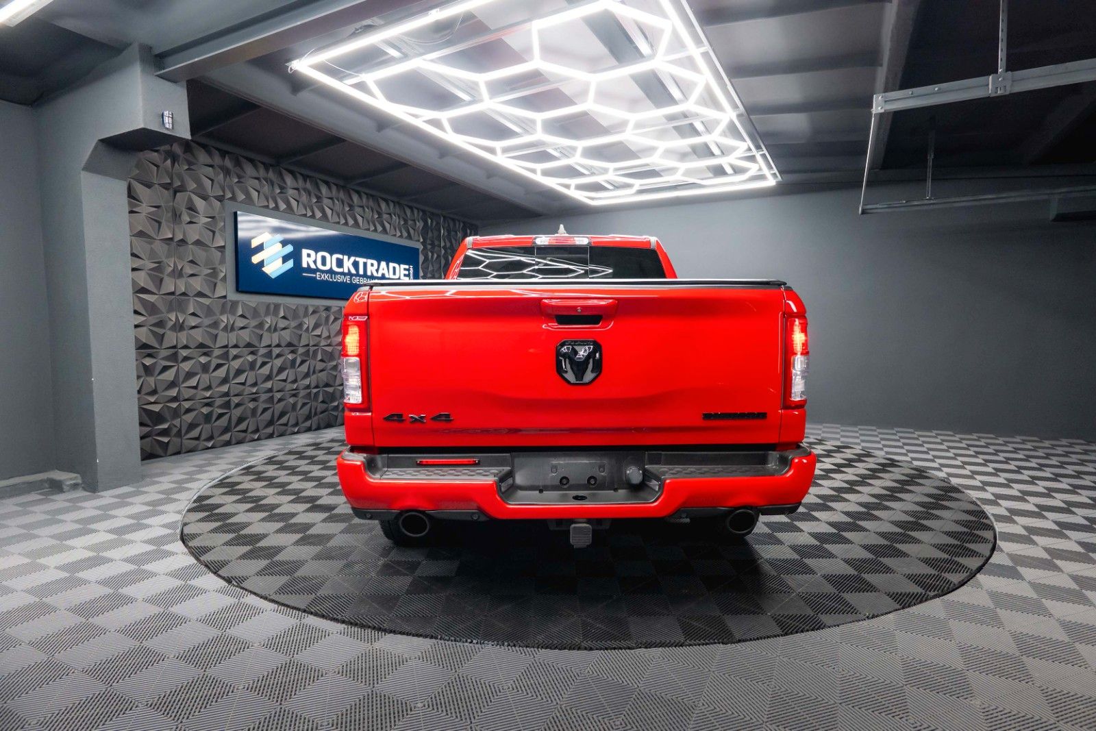 Fahrzeugabbildung Dodge RAM 5.7 V8 HEMI 4x4 LPG BRC Offroad Night-Paket