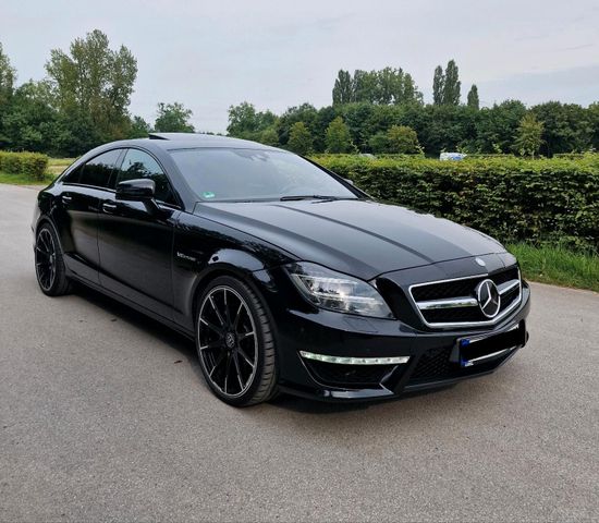 Mercedes-Benz CLS 63 AMG V8 Biturbo Scheck...